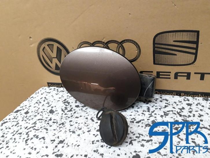 Tankklep Beetle 5C 5C5809999C TANKDOP TANK KLEP DEKSEL BRUIN, Auto-onderdelen, Carrosserie en Plaatwerk, Volkswagen, Gebruikt