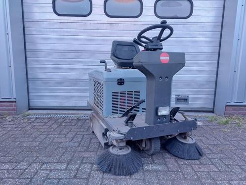 Veegmachine Nilfisk SR1100 Hybride zelfrijdend honda motor, Tuin en Terras, Veegmachines, Gebruikt, Ophalen