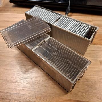 37 dia frames + Philips dia bakjes beschikbaar voor biedingen