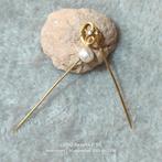 2 gemerkte goudkleurige antieke spelden, Sieraden, Tassen en Uiterlijk, Antieke sieraden, Ophalen of Verzenden, Overige materialen