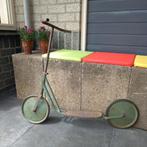 Brocante, retro, antieke groene  step, Antiek en Kunst, Antiek | Speelgoed, Ophalen