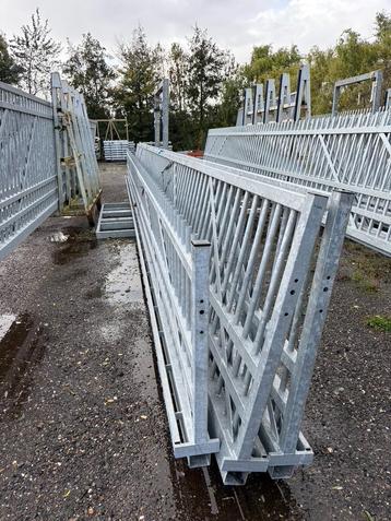 Schuifpoort 10 mtr doorgang x 140 cm hoog NIEUW COMPLEET  beschikbaar voor biedingen