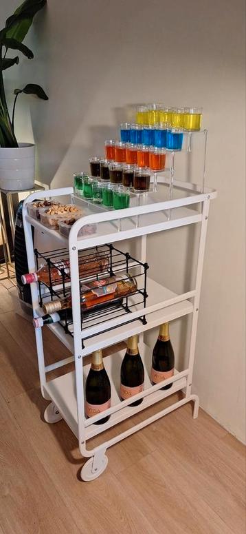 Shotjes of cocktail kar / trolley te huur! €25 beschikbaar voor biedingen