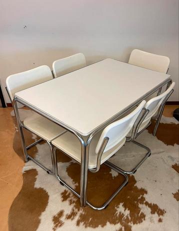 Vintage eethoek chromen buis 140x80x73 beschikbaar voor biedingen