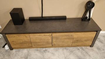 Tv Meubel - Nette Afmetingen beschikbaar voor biedingen