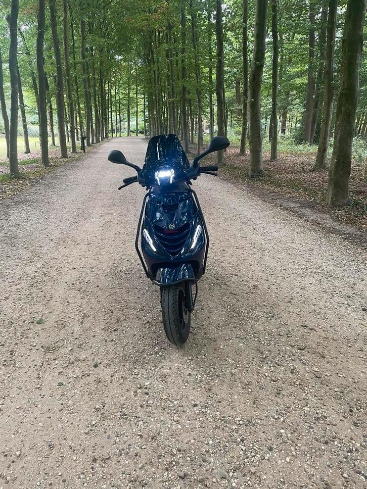 Piaggo zip 50cc 4 takt, Fietsen en Brommers, Scooters | Piaggio, Gebruikt, Zip, Maximaal 45 km/u, Benzine, Ophalen of Verzenden