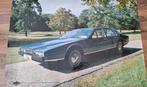 Aston Martin Lagonda Originele poster 70x100cm, Ophalen of Verzenden, Zo goed als nieuw, Rechthoekig Staand