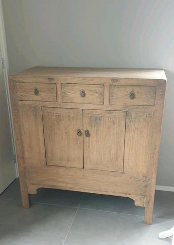 Chinees dressoir, aura peeperkorn