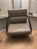 Harvink stoelen van grijs/ taupe leer, Huis en Inrichting, Fauteuils, Ophalen, Gebruikt, Minder dan 75 cm, Leer