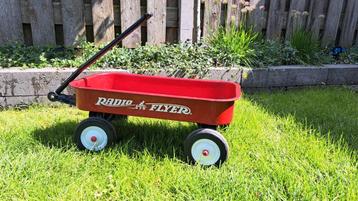 Radio Flyer kar van ijzer beschikbaar voor biedingen