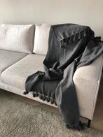 2 Grijze Pompom Dekens/Plaids, Ophalen of Verzenden, Nieuw