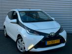 Toyota Aygo 2014 5Dr X-play NW APK, CARPLAY, CAMERA, BTW, Auto's, Toyota, Voorwielaandrijving, Start-stop-systeem, Stof, Zwart