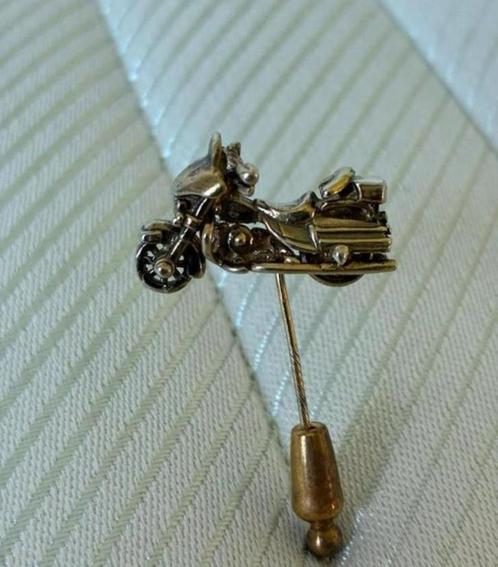 Harley Davidson Reversspeld Speld verguld., Verzamelen, Speldjes, Pins en Buttons, Zo goed als nieuw, Transport, Ophalen of Verzenden