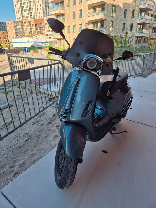 Vespa IGET 80CC Bom Vol Opties (2018), Fietsen en Brommers, Brommers | Vespa, Ophalen