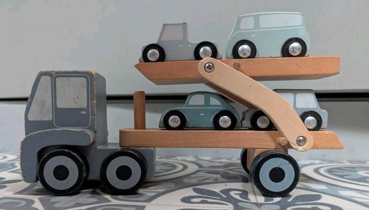 Little Dutch Houten Truck met Autootjes, Kinderen en Baby's, Speelgoed | Speelgoedvoertuigen, Zo goed als nieuw, Ophalen of Verzenden