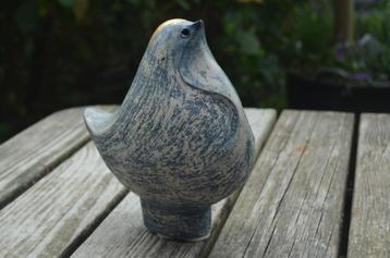 Klein keramiek vogeltje in prima staat beschikbaar voor biedingen