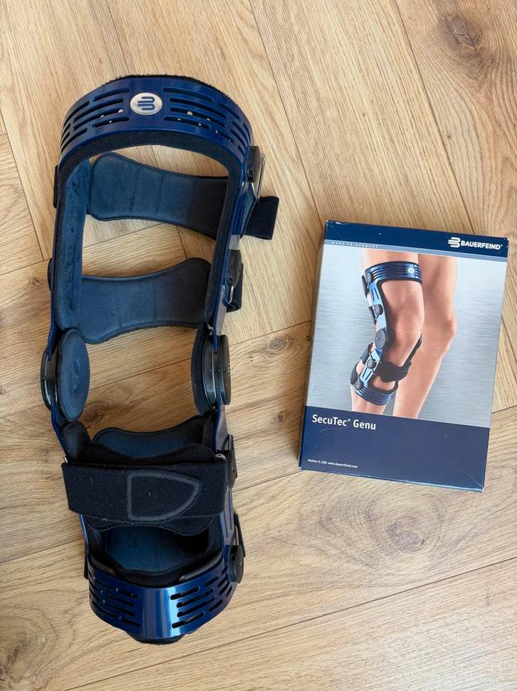 Knie brace links Bauerfeind SecuTec Genu, Diversen, Braces, Zo goed als nieuw, Ophalen of Verzenden