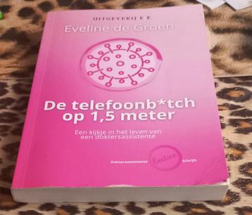 De telefoonbitch op 1,5 meter van Eveline de Groen beschikbaar voor biedingen