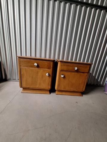Vintage nachtkastjes  beschikbaar voor biedingen