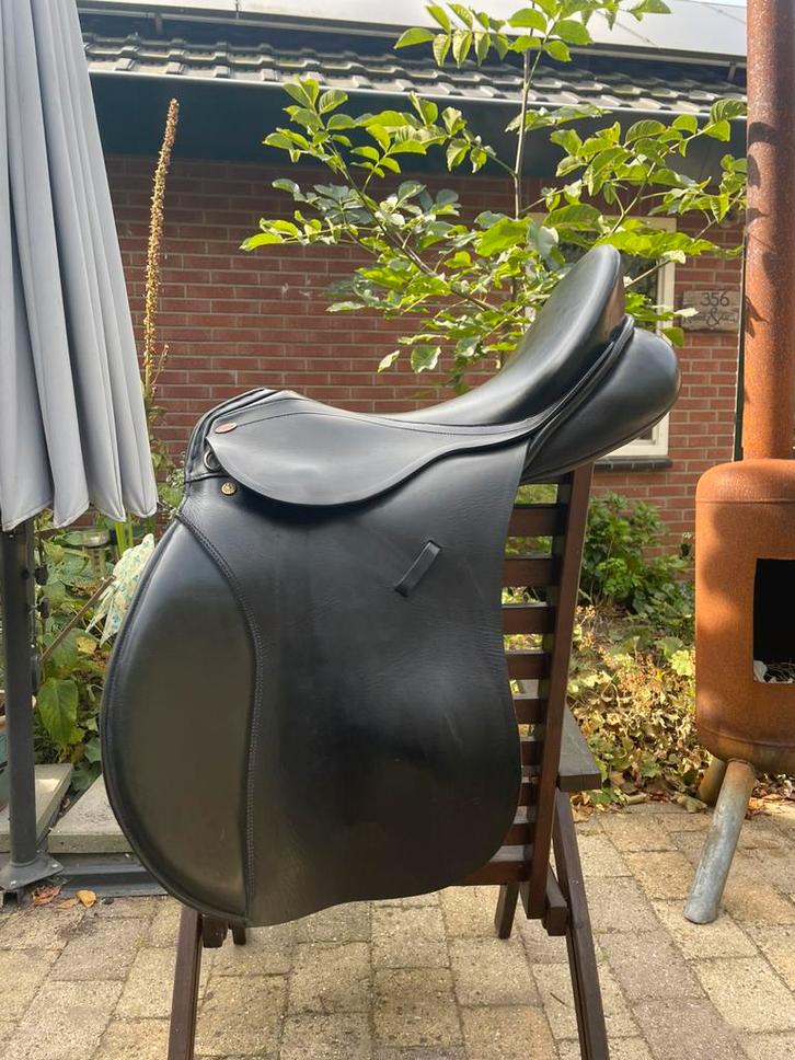 Zadel Kentaur Seneca veelzijdigheid zwart, Dieren en Toebehoren, Paarden en Pony's | Zadels, Zo goed als nieuw, Ophalen