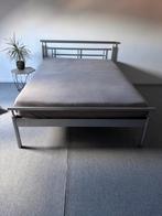 Tweepersoons bed met verstelbare lattenbodems, Ophalen, Tweepersoons, 140 cm, Zo goed als nieuw