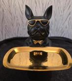 Stijlvolle Bulldog Butler met Gouden Dienblad, Ophalen of Verzenden, Dier