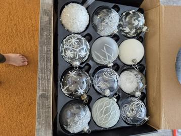 Kerstballen beschikbaar voor biedingen