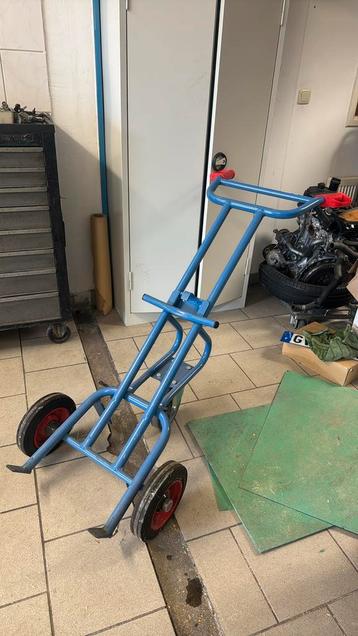 Vaten Steekwagen beschikbaar voor biedingen