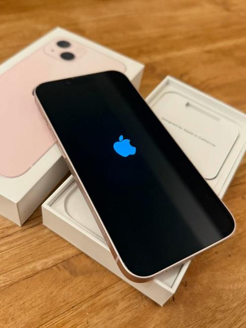 Apple iPhone 13 128GB + 6 hoesjes en screenprotector, Telecommunicatie, Mobiele telefoons | Apple iPhone, Zo goed als nieuw, 128 GB