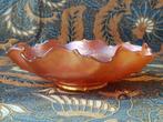 Mooie oude schaal uit Engeland van Carnival glas 22,7 cm.
