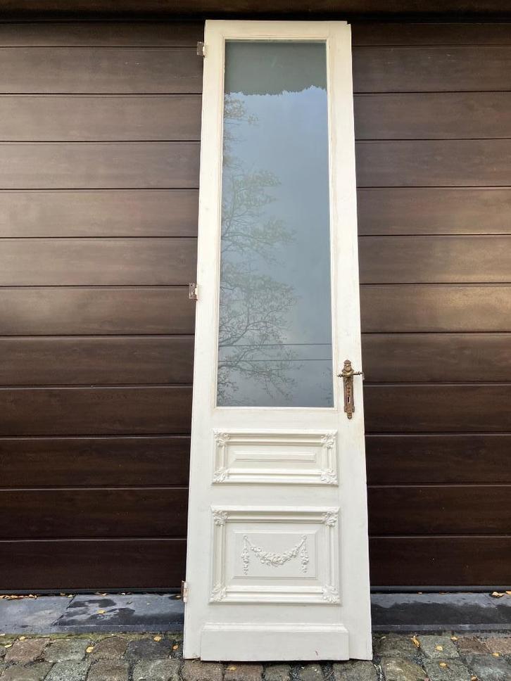 Héél hoge antieke paneeldeur met sierlijsting, Doe-het-zelf en Verbouw, Deuren en Horren, Gebruikt, Binnendeur, 215 cm of meer