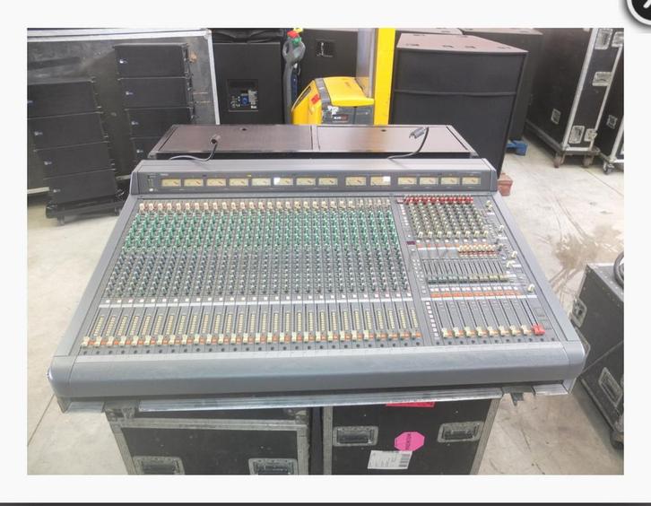 Yamha PM3500 Analoog Mengpaneel - 24 Kanalen, Muziek en Instrumenten, Mengpanelen, Gebruikt, 20 kanalen of meer, Microfooningang