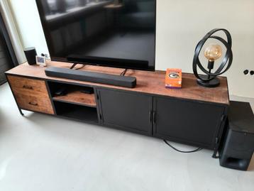 Tv meubel beschikbaar voor biedingen