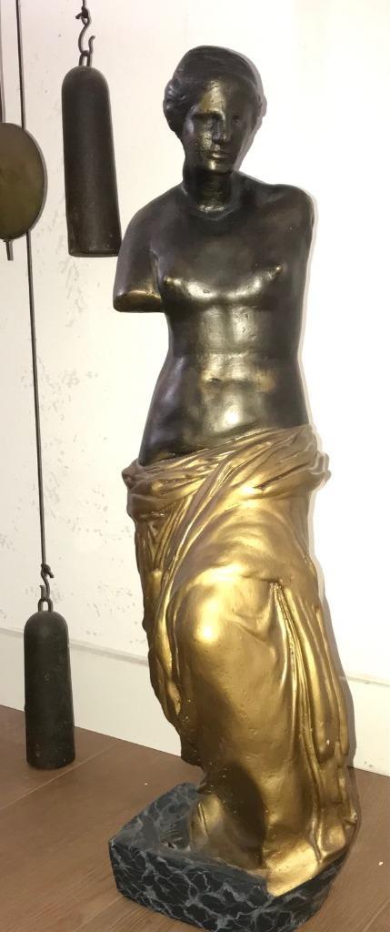 In beton gegoten beeld. Vrouw, naar copy van Venus van Milo, Antiek en Kunst, Curiosa en Brocante, Ophalen