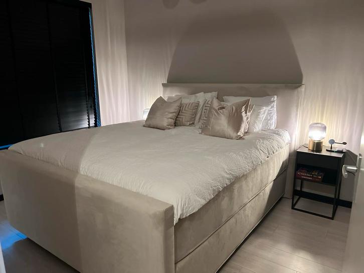 Swissense Boxspring Royal Olympus, Huis en Inrichting, Slaapkamer | Bedden, Zo goed als nieuw, Tweepersoons, 180 cm, 210 cm, Stof