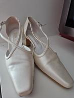 Trouwschoenen / bruidschoenen maat 35, Kleding | Dames, Trouwkleding en Trouwaccessoires, Ophalen of Verzenden, Gedragen, Trouwjurk