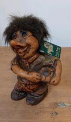 Fosse Troll met voetbal - Noorse Souvenir, Antiek en Kunst, Ophalen