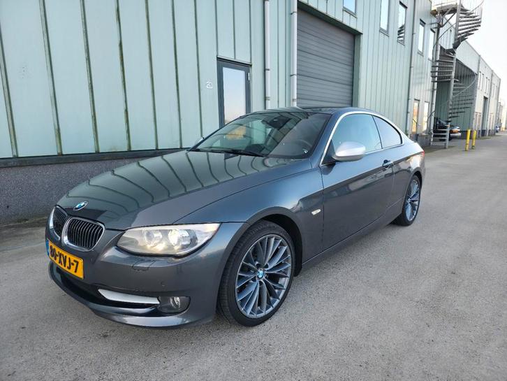 BMW 3-Serie 2.0 I 320 Coupe / Netjes / Onderhouden / Leder, Auto's, BMW, Particulier, 3-Serie, Airconditioning, Boordcomputer