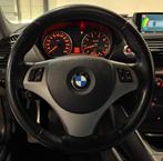 BMW 1-serie 120i Executive PANO TREKHAAK, Auto's, BMW, Achterwielaandrijving, Zwart, 4 cilinders, 150 pk