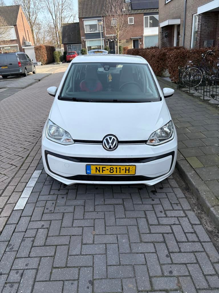 Volkswagen up! 5 deurs. 1.0 44KW 3-DRS 2017 Wit, Auto's, Voorwielaandrijving, Stof, Up!, 4 cilinders