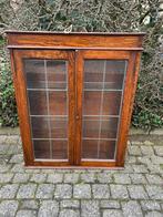 Antiek wandkastje, Glas in lood, Ophalen