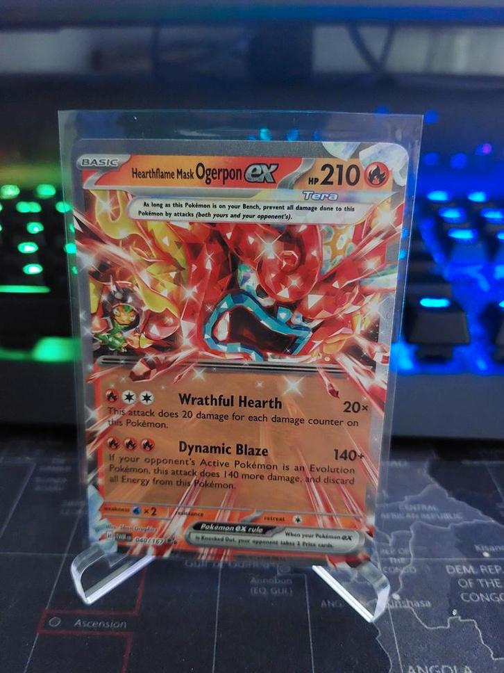 Pokemon Hearthflame Mask Ogerpon TWM, Hobby en Vrije tijd, Verzamelkaartspellen | Pokémon, Zo goed als nieuw, Losse kaart, Foil