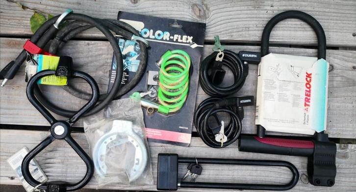 Diversen  A merken fietssloten en vintage sloten, Fietsen en Brommers, Fietsaccessoires | Fietssloten, Nieuw, Kabelslot, Ophalen of Verzenden