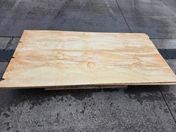 Te koop mooie partij multiplex platen. Prijs € 60,- beschikbaar voor biedingen