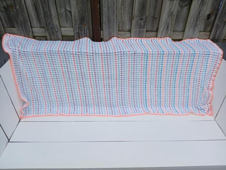 deken sprei plaid gehaakt, Huis en Inrichting, Woonaccessoires | Plaids en Woondekens, Zo goed als nieuw, Ophalen of Verzenden