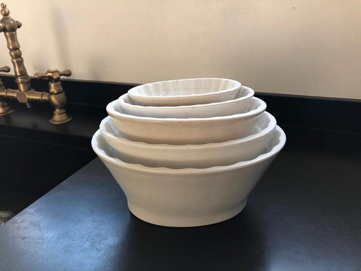 Puddingvorm Set Societe Ceramique Regout Roomwit Beboterd, Antiek en Kunst, Antiek | Servies los, Ophalen