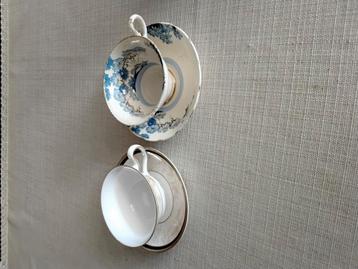 1kop en rechts Grosvendor.
1kop en schotel links .wedgwood
. beschikbaar voor biedingen