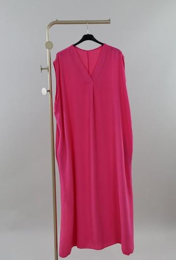 Dames jurk 46 tot wel 52/54. Kleur fuchsia beschikbaar voor biedingen