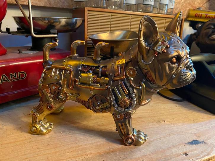Steampunk Bulldog beeldje Dit mooie goudkleurige beeldje, Verzamelen, Beelden en Beeldjes, Zo goed als nieuw, Dier, Ophalen of Verzenden
