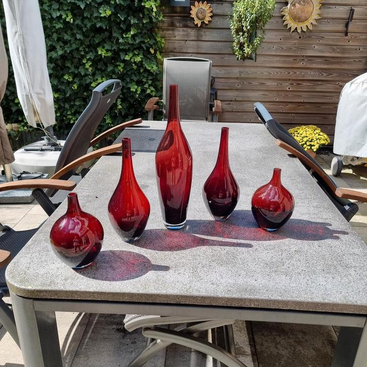 5 Rode Vazen - IKEA Design, Huis en Inrichting, Woonaccessoires | Vazen, Zo goed als nieuw, Rood, Minder dan 50 cm, Glas, Ophalen